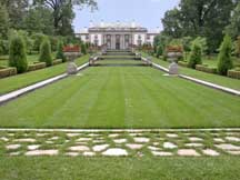 Nemours Photo